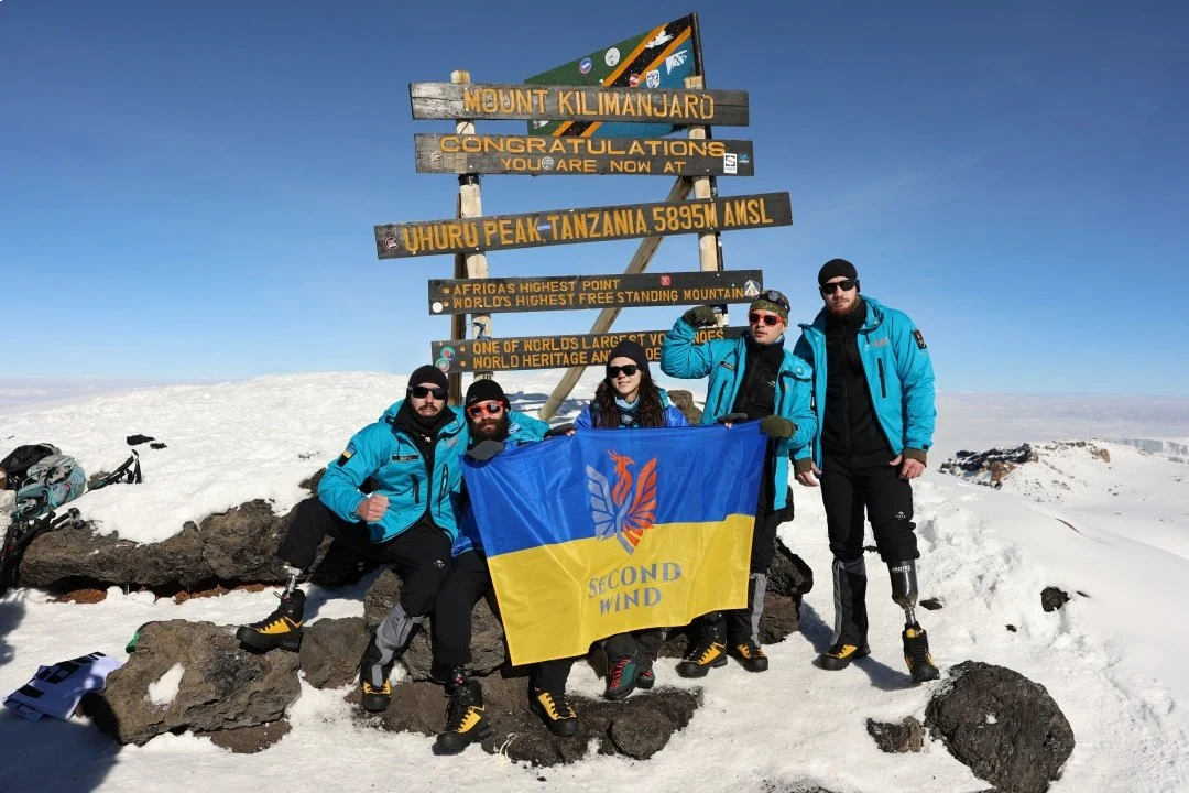 Пʼятеро українських військових після поранень та ампутацій здійснили сходження на Кіліманджаро - Друге Дихання